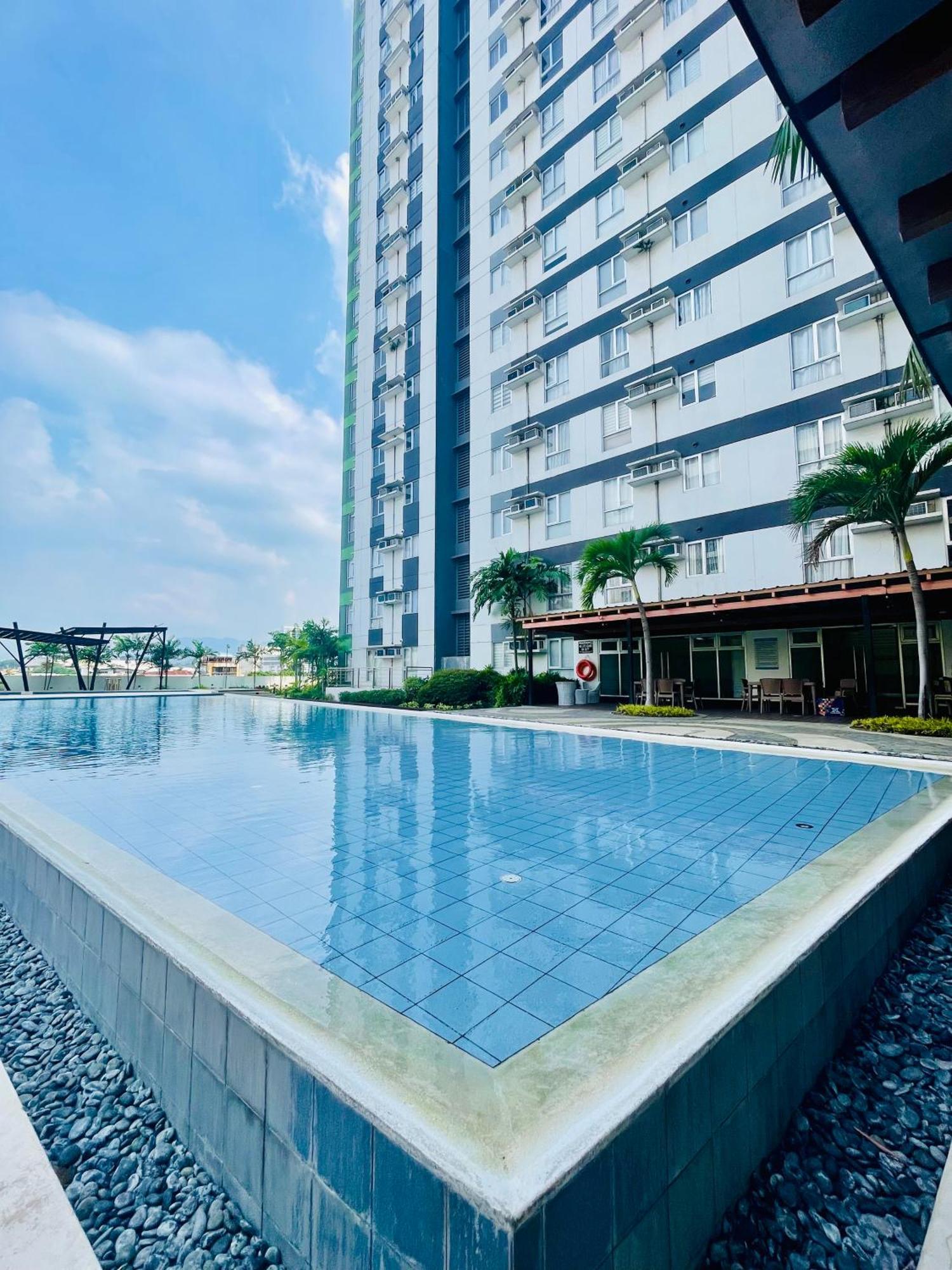 2-Bedroom Condo Unit With Balcony At Centrio Tower Beside Ayala Centrio Mall Downtown Cdo Cagayán de Oro Extérieur photo