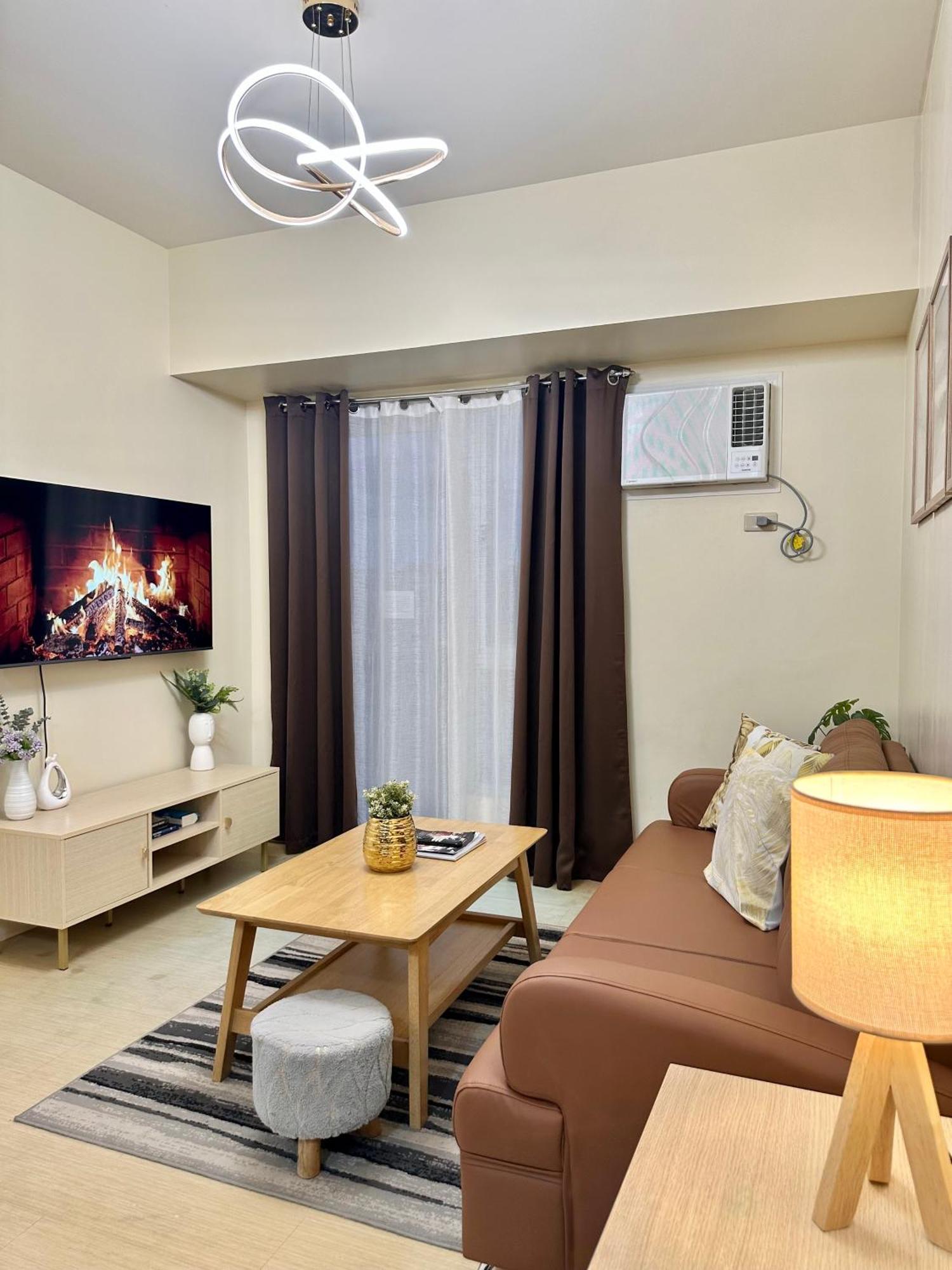 2-Bedroom Condo Unit With Balcony At Centrio Tower Beside Ayala Centrio Mall Downtown Cdo Cagayán de Oro Extérieur photo