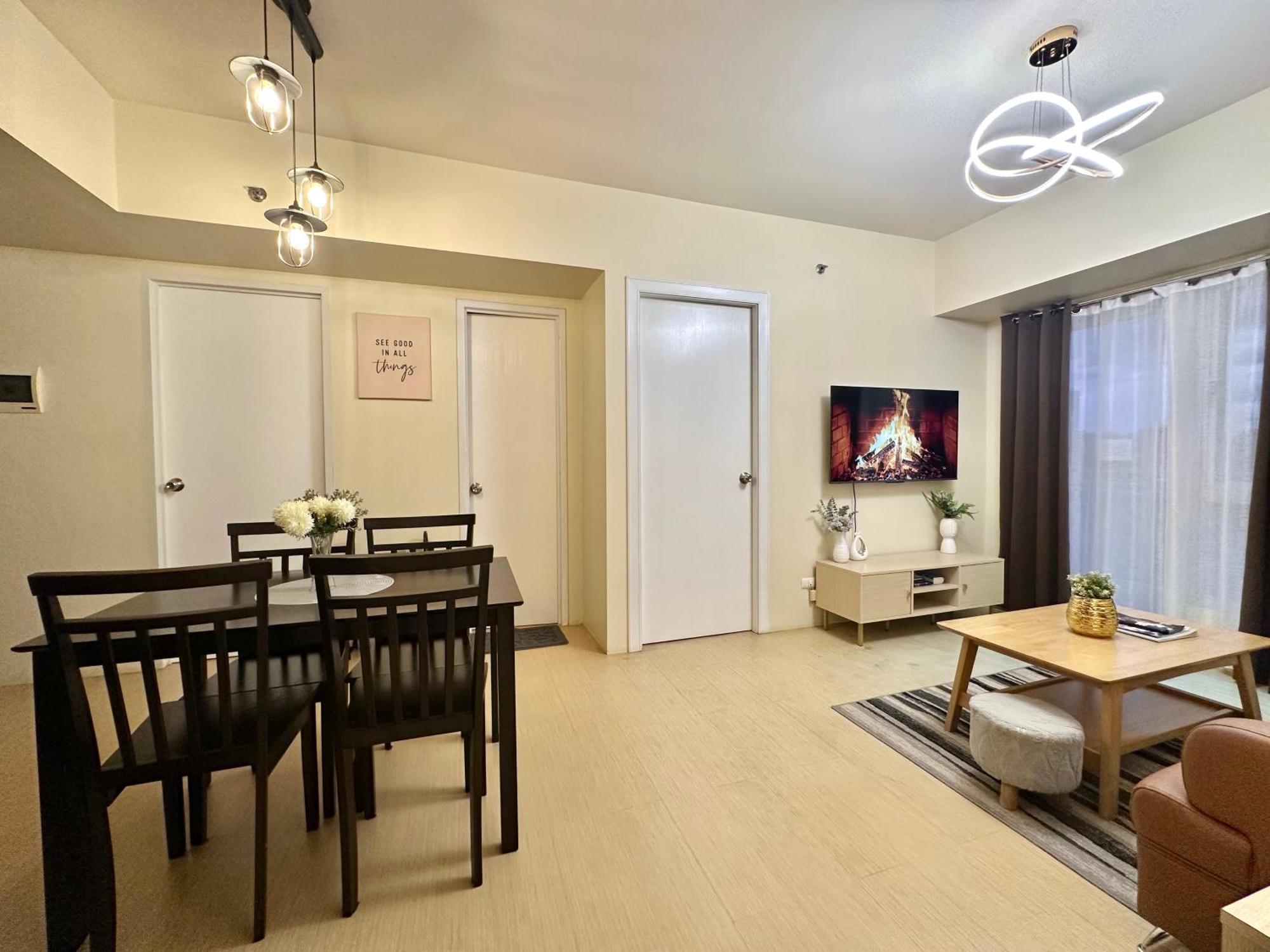 2-Bedroom Condo Unit With Balcony At Centrio Tower Beside Ayala Centrio Mall Downtown Cdo Cagayán de Oro Extérieur photo