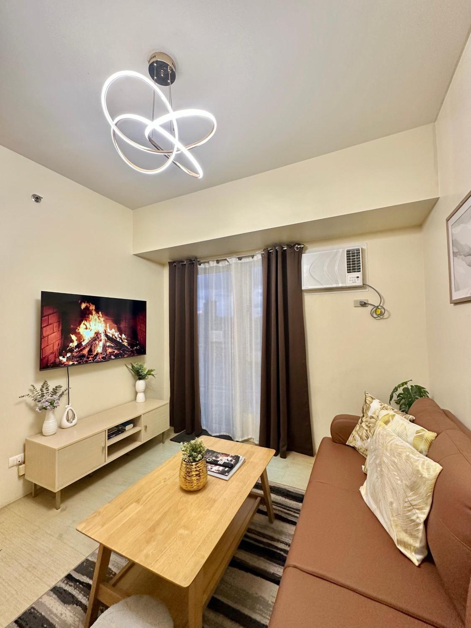 2-Bedroom Condo Unit With Balcony At Centrio Tower Beside Ayala Centrio Mall Downtown Cdo Cagayán de Oro Extérieur photo