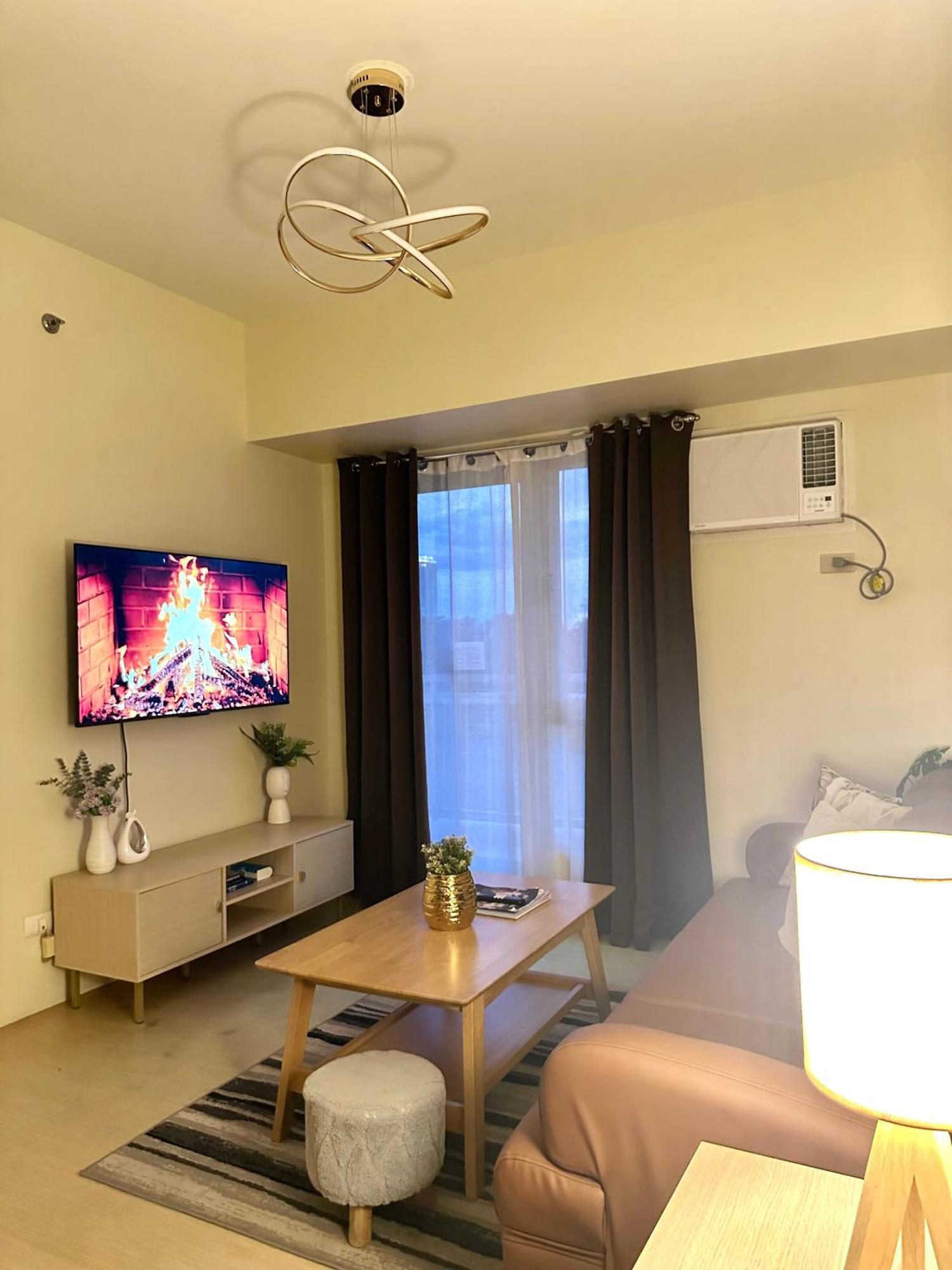 2-Bedroom Condo Unit With Balcony At Centrio Tower Beside Ayala Centrio Mall Downtown Cdo Cagayán de Oro Extérieur photo